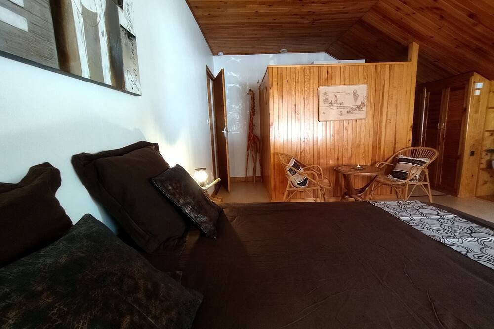 Your Nomadic Room: Africa in Marthod, Albertville region