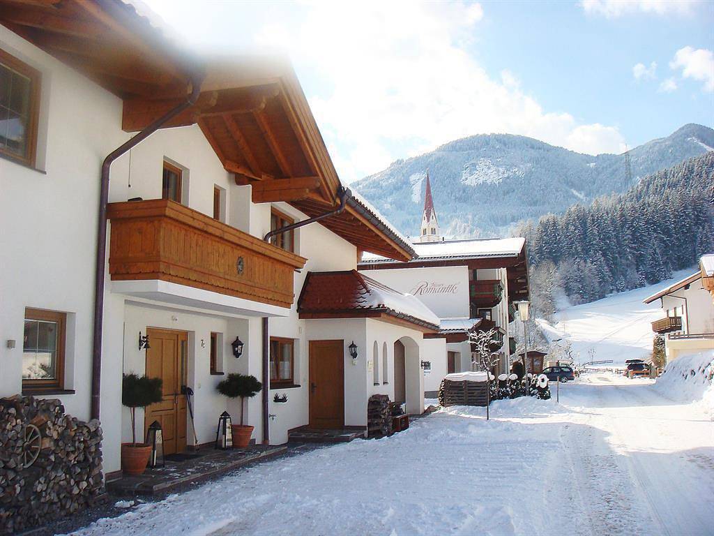 Ganze Ferienwohnung, Apart Zillertal/2-4 Pers. + 2 Kinder in Tuxer Alpen, Fügenberg