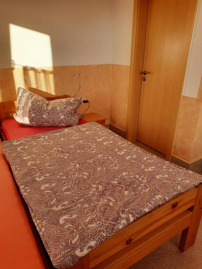 Ganze Wohnung, Apartment with Terrace in Wasungen, Werratal