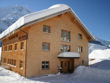 Ferienwohnung für 3 Personen, mit Garten und Terrasse, kinderfreundlich in Schröcken