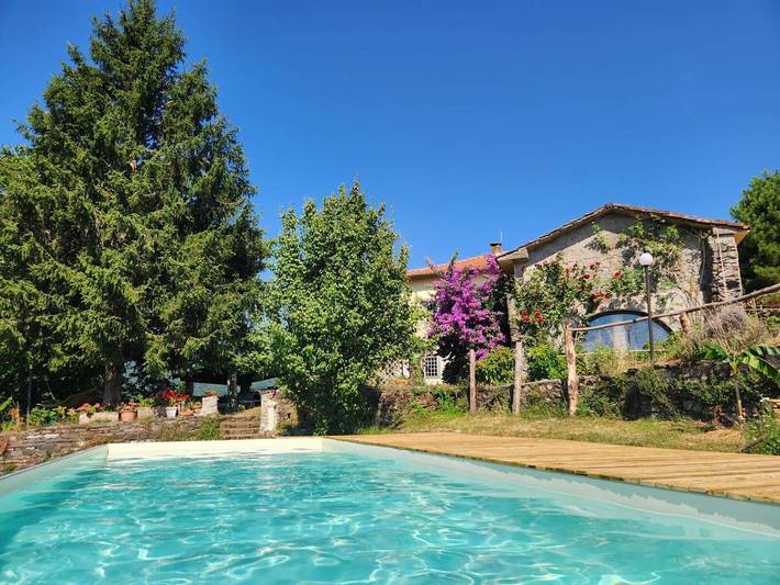 Gîte pour 2 personnes, avec vue et terrasse ainsi que piscine et jardin à Mulazzo