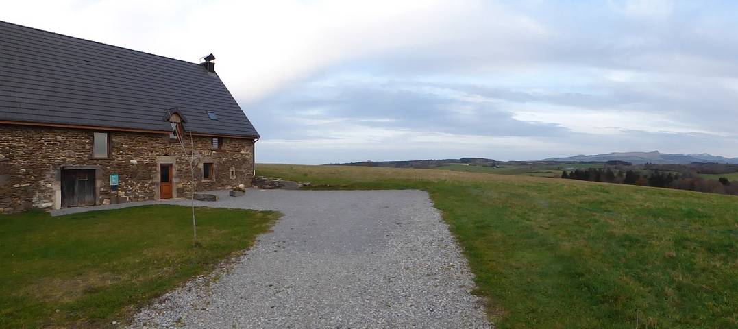 Gîte pour 6 personnes, avec jardin et terrasse dans Saint-Sulpice (Puy-de-Dôme)