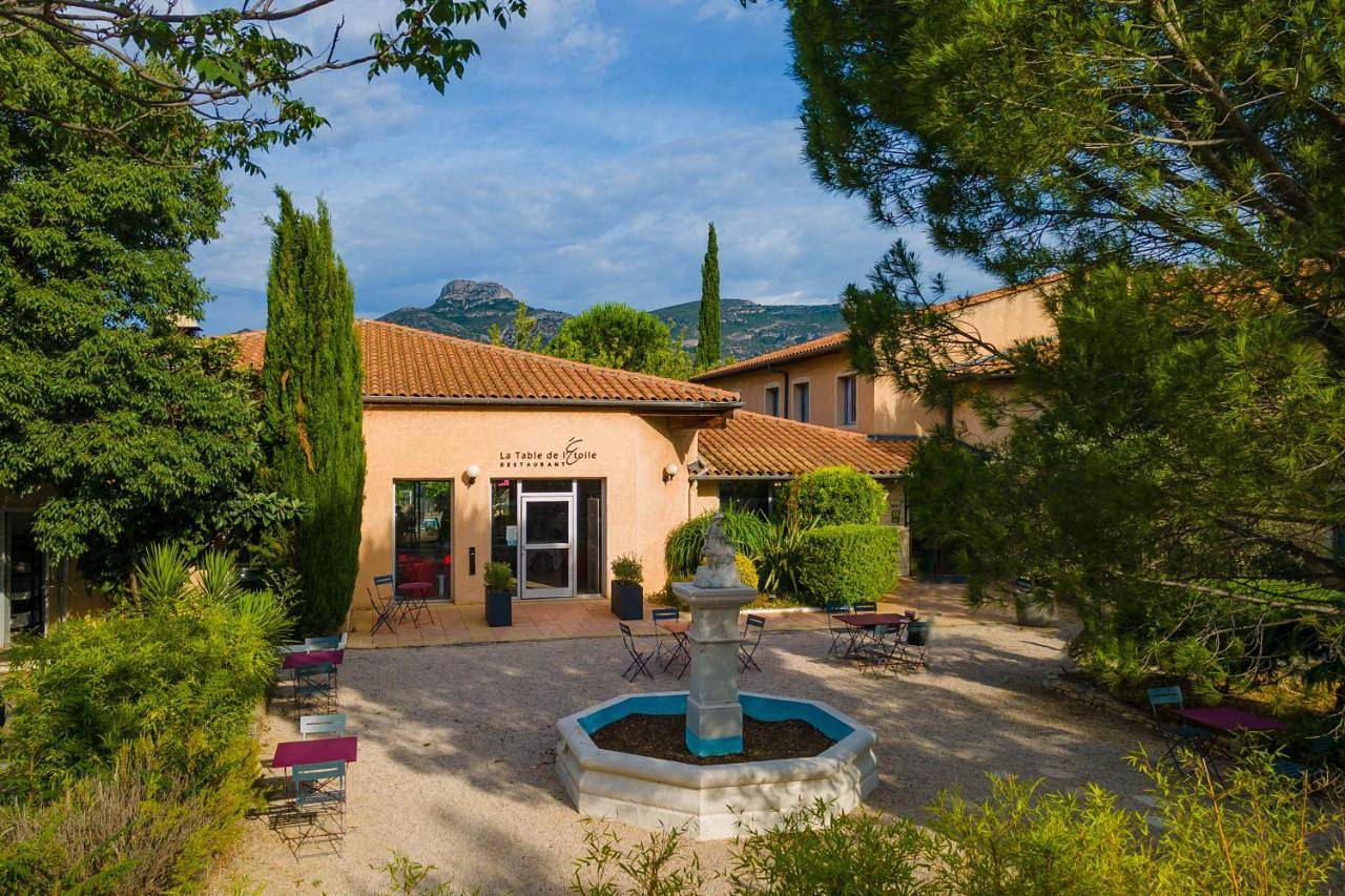 Logis Hotel Noemys pont de l'Etoile in Aubagne, Côte méditerranéenne (France)