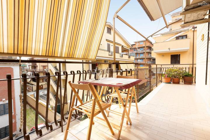 Ganze Wohnung, Ferienwohnung für 5 Personen mit Balkon/Terrasse in Ladispoli, Rom Provinz
