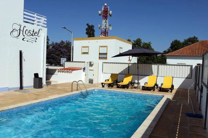 Hostel para 3 pessoas, com Jardim e Piscina em Castro Verde