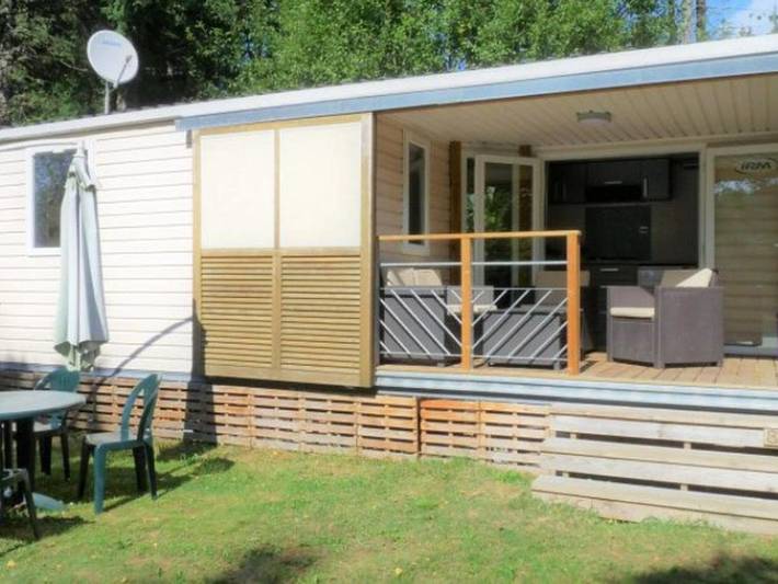 Camping pour 4 personnes, avec terrasse et vue sur le lac