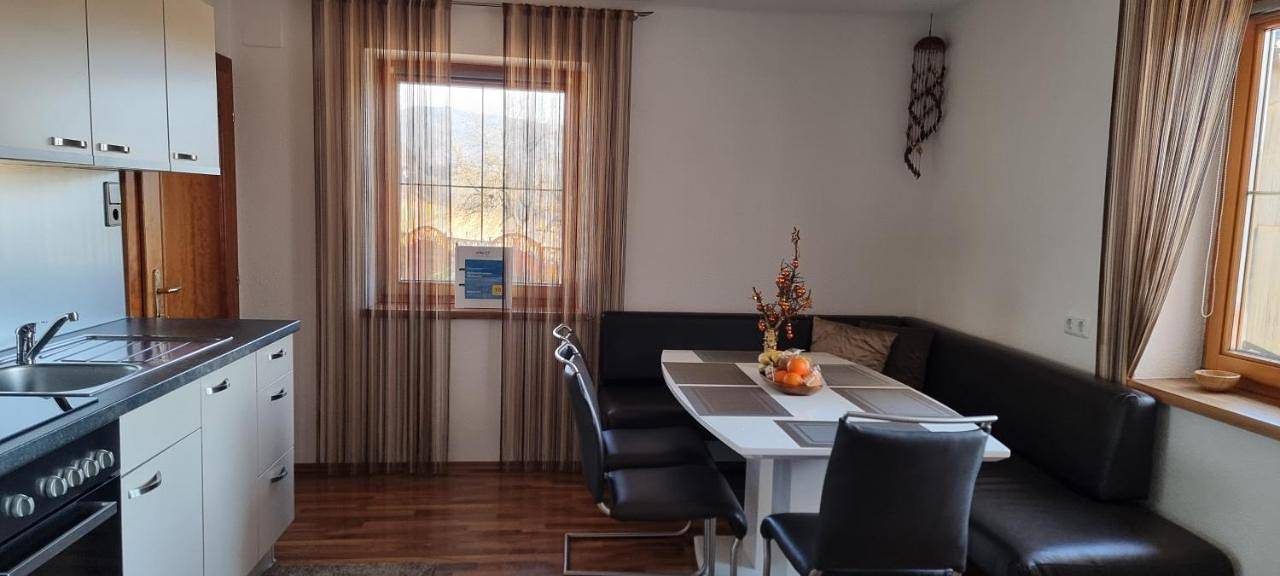 Ganze Wohnung, Apartment with Balcony in Sankt Andrä, Lavanttaler Alpen