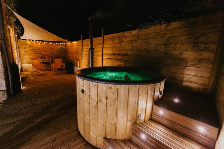 Location de vacances pour 2 personnes, avec jardin ainsi que jacuzzi et terrasse à Longué-Jumelles - 2