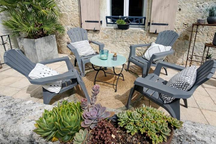 Location de vacances pour 8 personnes, avec terrasse ainsi que jardin et piscine à Laugnac - 3
