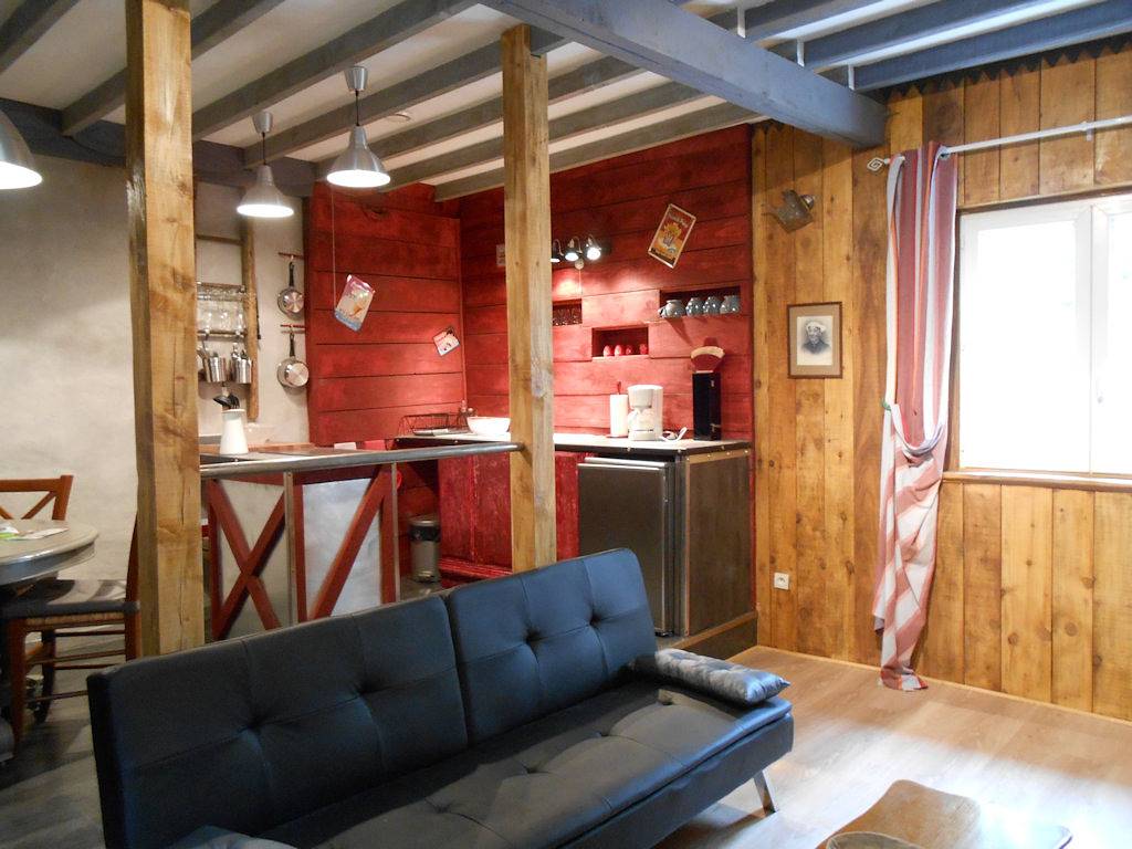 Les Petits Jardins : gîte la Grange in Sainte-Thérèse-en-Pays-de-Falaise, Région de Caen