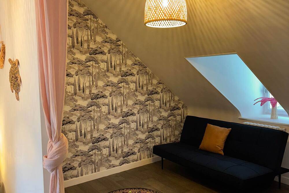 Entire apartment, La Cabane Perchée - Heart of Saint-Brieuc in Saint-Brieuc, Côte de Goëlo