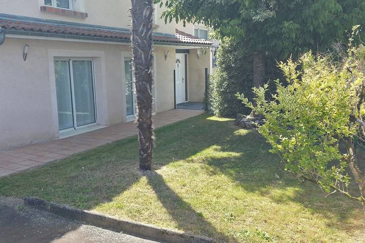 Charming villa with a pool in the heart of the Dordogne, between Sarlat and Rocamadour in Souillac, Lot