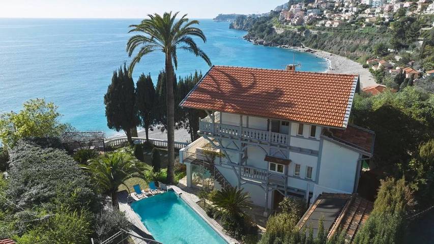Villa pour 10 personnes, avec jardin ainsi que jacuzzi et piscine à Roquebrune-Cap-Martin