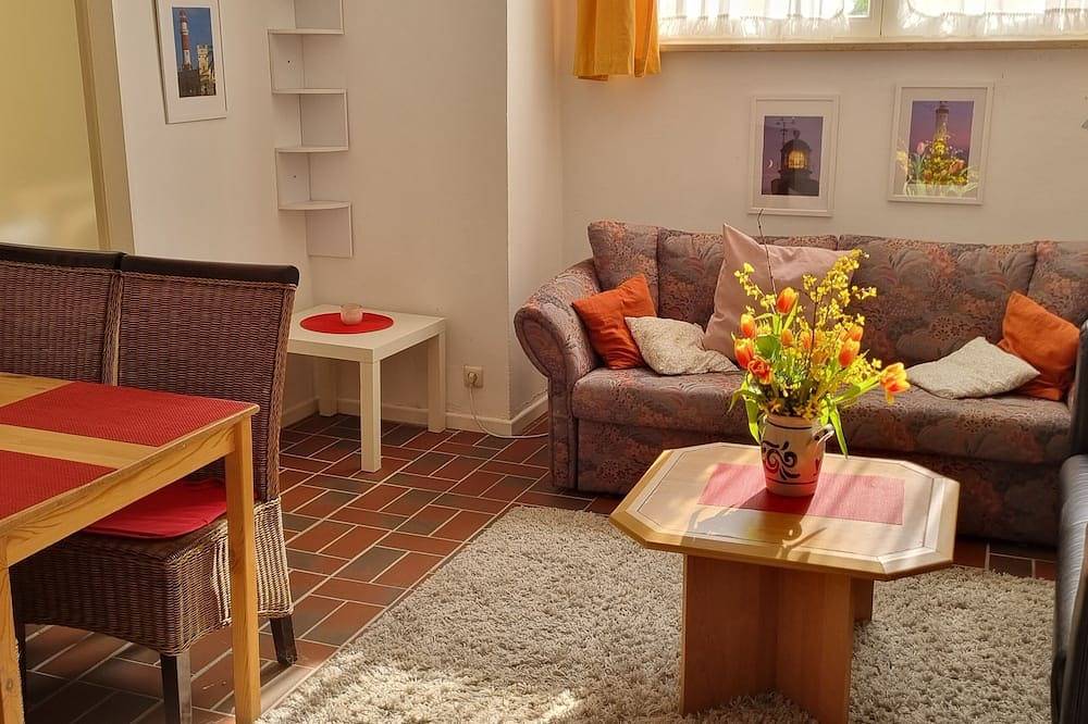 Ganze Wohnung, Ferienwohnung 3 Zwischen Wald und Meer im Haus Rosa Canina, Kornkamp 8 in Kellenhusen, Ostholstein