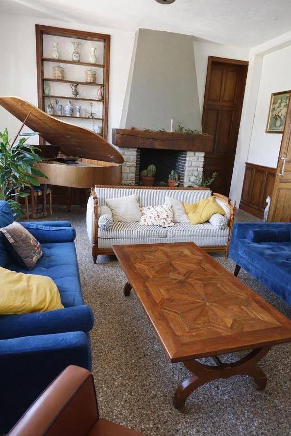 Location de vacances pour 14 personnes, avec vue ainsi que jardin et piscine à Pionsat - 3