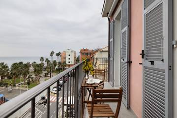 Gîte pour 6 personnes, avec balcon à Loano