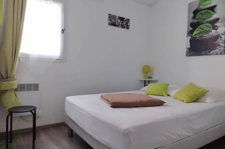 Location de vacances pour 6 personnes, avec terrasse ainsi que jardin et jacuzzi à Angoulins - 4