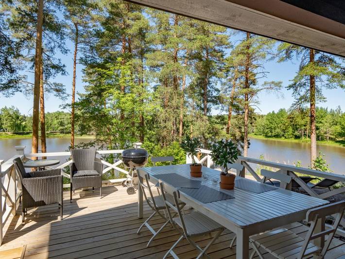 Kivitasku in Hirsjärvi, Eigentliches Finnland