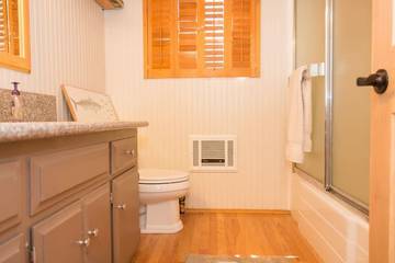 Vacation House for 12 Guests in Lake Arrowhead, San Bernardino County, Picture 2