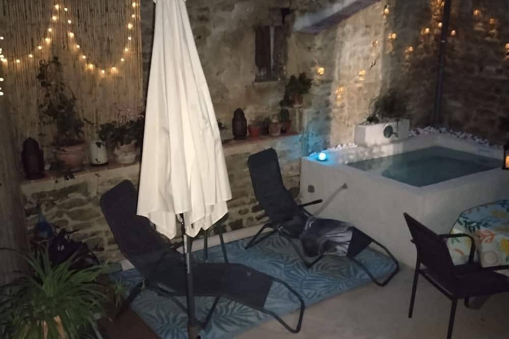 À 5 Minutes de la Rivière et du Club Canoë, Maison de Village in Remoulins, Nimes und Umgebung