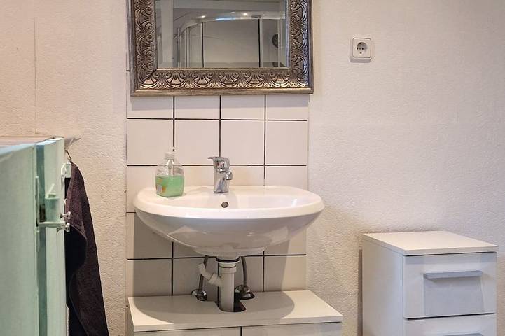 Ganze Wohnung, Leben auf dem Ponyhof im Grünen... landschaftlich schön und doch zentral gelegen in Ahnatal, Landkreis Kassel