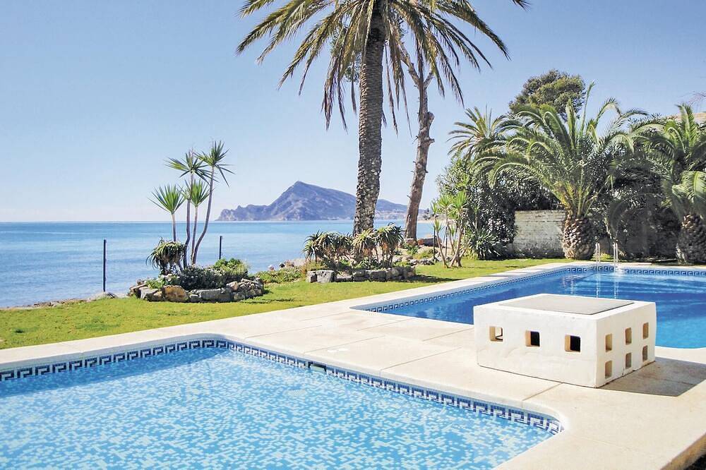 Entire apartment, 2 bedroom nice apartment in Altea in Platja L'Olla, Altea