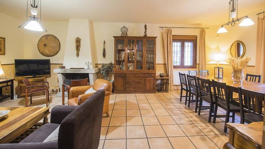 Casa rural para 19 personas, con Balcón y Terraza además de Jardín y Piscina en Parque Nacional de Cabañeros - 2