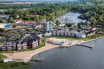 Hausboot für 4 Personen, mit Balkon und Sauna an der Müritz