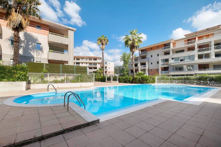 Location de vacances pour 2 personnes, avec Bassin pour enfant à Cagnes-sur-Mer