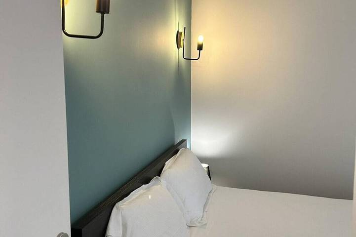 Entire apartment, Apartment 4 persons air-conditioned 1 bedroom + sofa bed Puy de Pourcharet in Châtel-Guyon, Volcans d'Auvergne Regional Nature Park