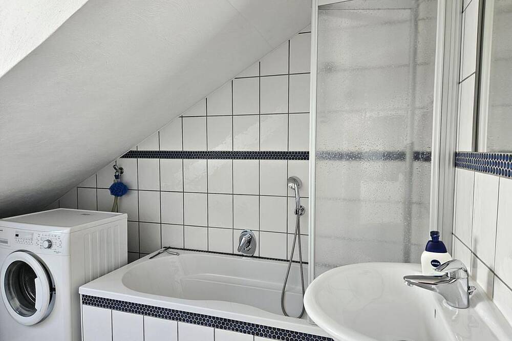 Ganze Wohnung, Ferienwohnung Wartturmblick - Gemütliche Ferienwohnung mit Terrasse in Nierstein, Landkreis Mainz-Bingen
