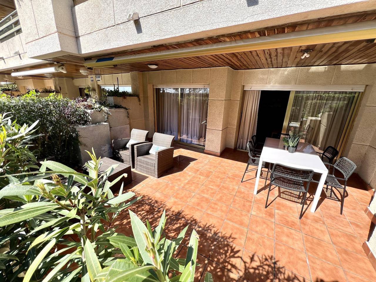 Apartamento vacacional entero, Espectacular piso en planta baja con acceso directo a la playa! in Salou, Costa Dorada