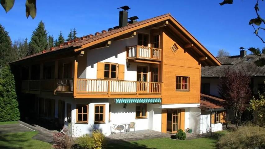 Ferienhaus für 6 Personen, mit Terrasse und Garten sowie Sauna in Krün