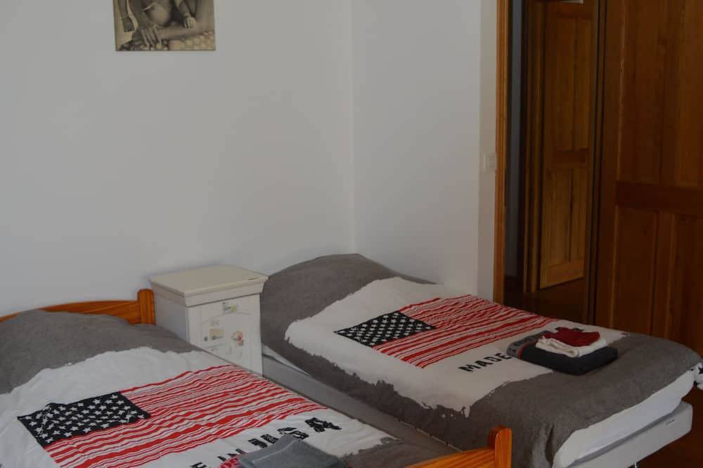 Appartement entier, Dans un Monument Historique: à la ferme manoir à deux pas de Bayeux in Monceaux-en-Bessin, Région de Bayeux