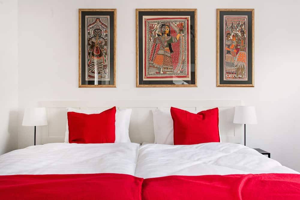 Entire apartment, Cecile's Cosy, downtown aptmnt on gastro street 3 minutes to the Central Market in Budapest, Central Hungary