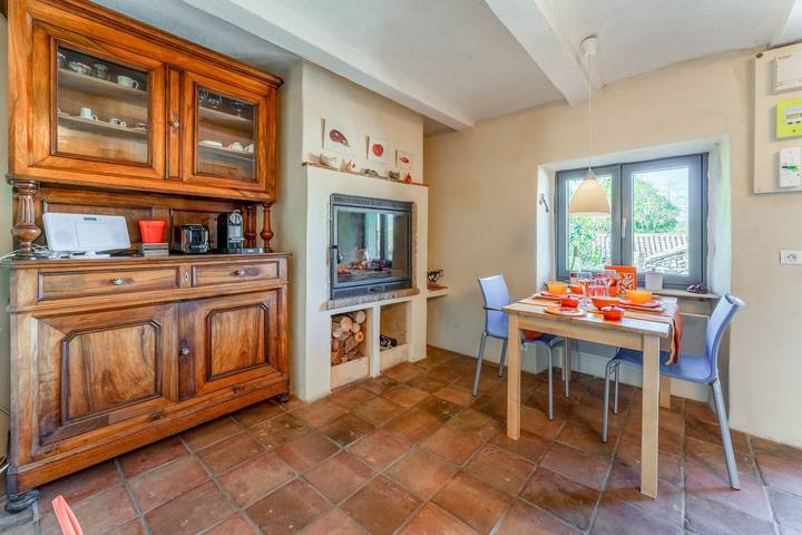 Casa vacanze 'Orange - Paradis De Provence' con vista sulle montagne, terrazza privata e Wi-Fi in Verfeuil, Nimes e dintorni