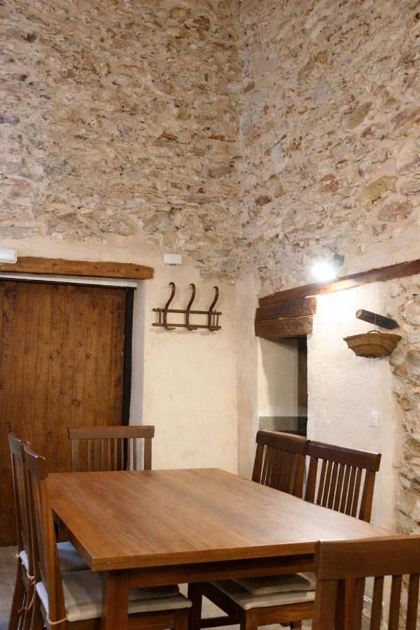 Casa rural para 7 personas, con Balcón y Terraza además de Jardín y Vistas en Robledo - 4