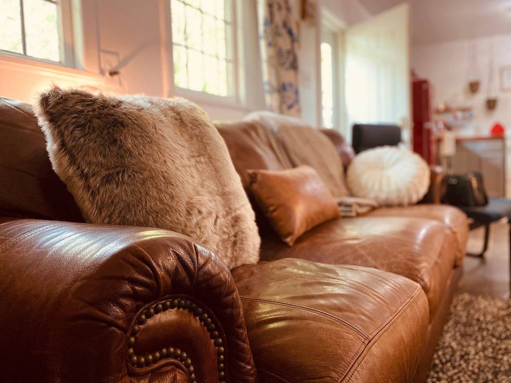 Little Bear Cottage-3 blocks from the lake! in Indian Lake