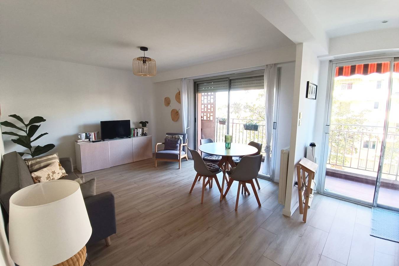 Entire apartment, 2-rooms apartment with Wifi and balcony in Nice (France), Nice region