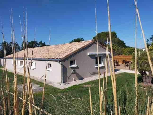 Location de vacances pour 10 personnes, avec terrasse et piscine à Saint-Vivien - 3