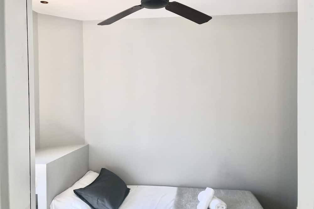 Hel lejlighed, Apartment-Superior-Private Bathroom-Terrace-2 ático in Centro (Málaga), Malaga