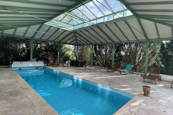 Chambre d’hôte pour 6 personnes, avec Jacuzzi ainsi que Jardin et Sauna