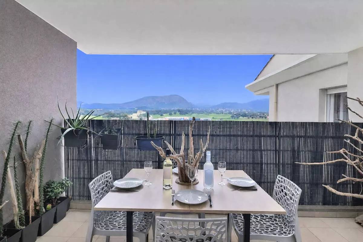 Appartement entier, Appartements pour 4 Personnes in Sarrola-Carcopino, Région d'Ajaccio