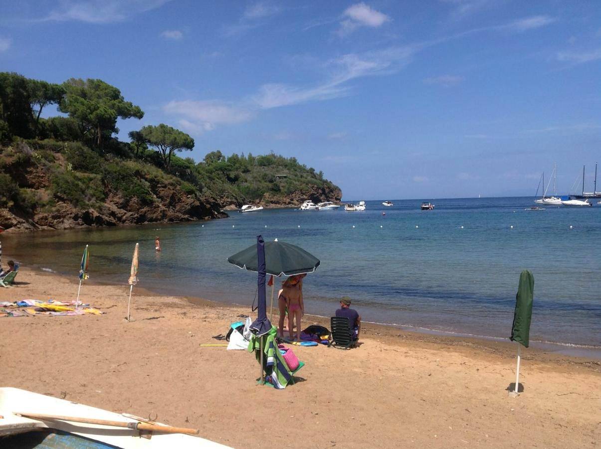 Case dei limoni sul mare in Naregno, Capoliveri