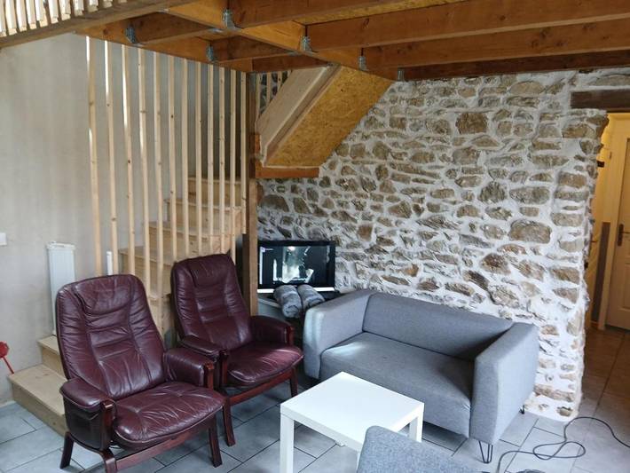 Location de vacances pour 4 personnes, avec Terrasse et Jardin ainsi que Piscine et Vue dans Virlet