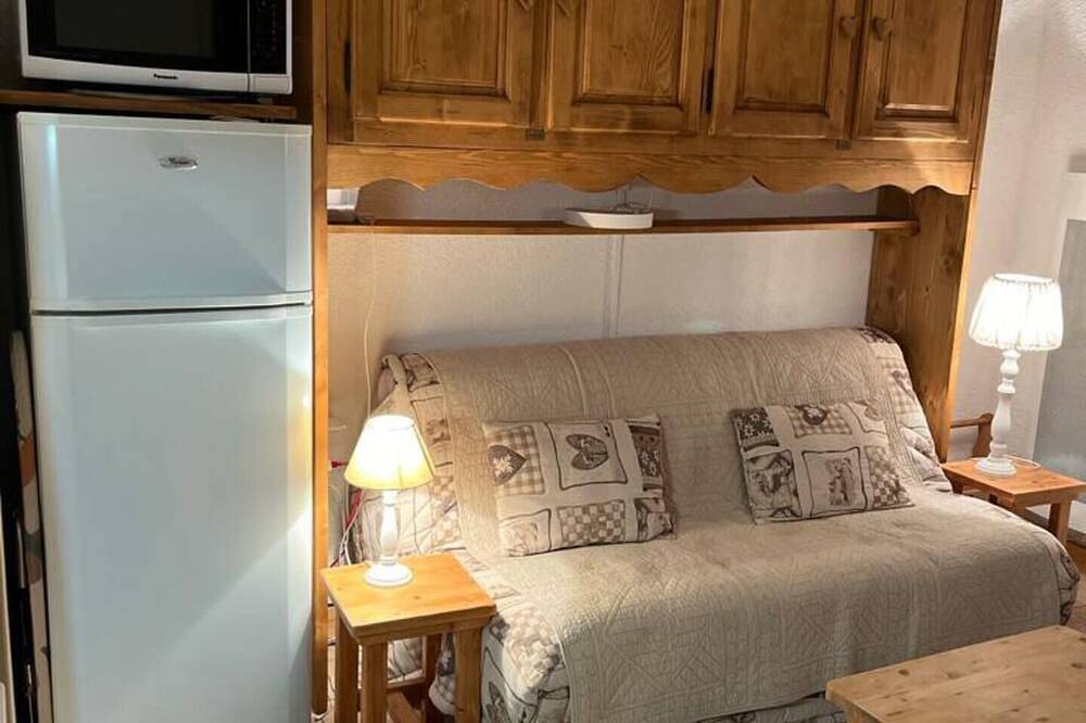 Appartement entier, Studio cosy et calme à 200m des pistes et 300m du front de neige in Station de Risoul, Risoul