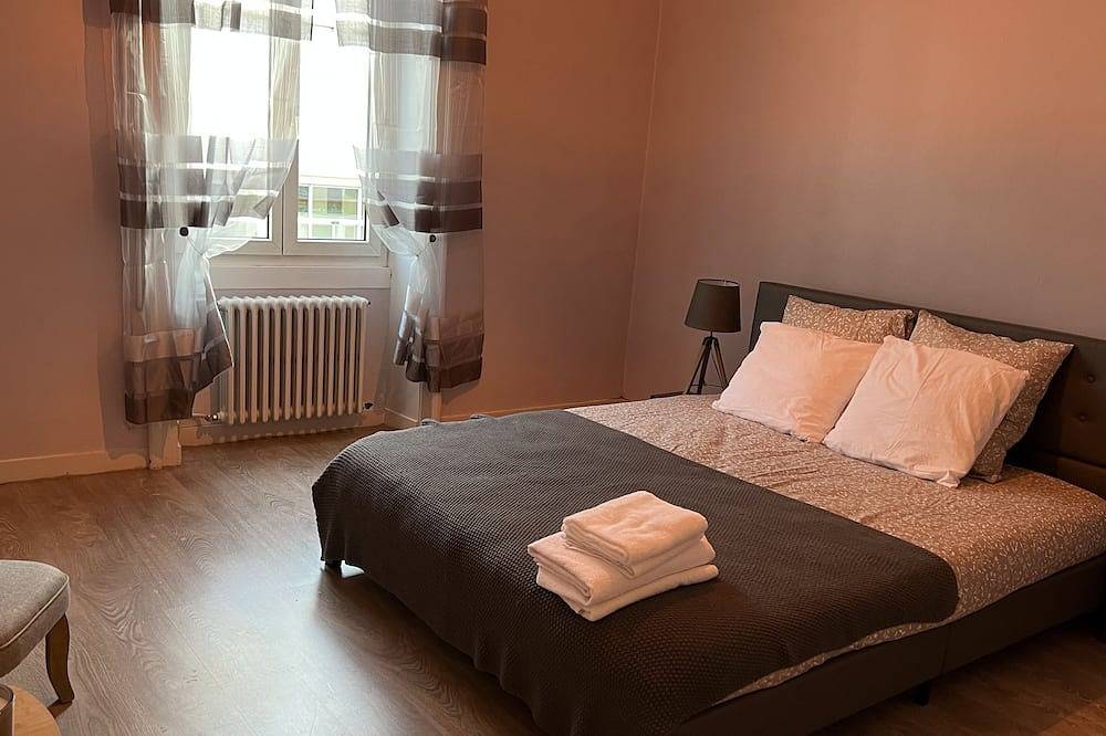 Apartamento entero, Appartement T4 - 80m2 - Meublé - Centre Ville - Proche Thermes in Lons-le-Saunier, Jura