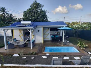 Location de vacances pour 2 personnes, avec piscine et terrasse à Sainte-Rose