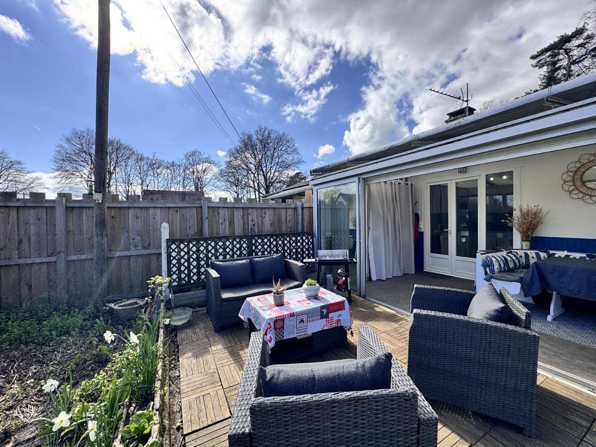 Two-Bedroom House in Arnage, Sarthe