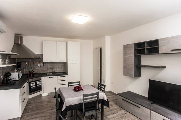 Entire apartment, Holiday Apartment "Villa Farfalle" with A/C and Garden in Sarroccu/Sarroch, Sarroch